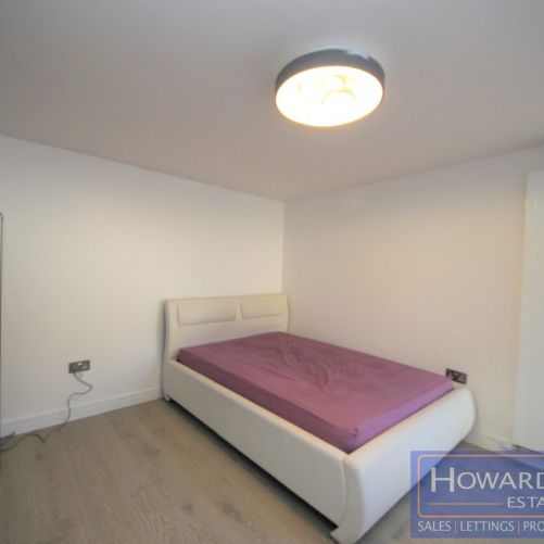 Maple Grove, Kingsbury, NW9 - Photo 1