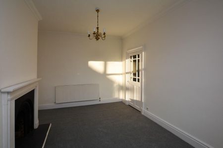 2 bed House - Mid Terrace for Rent - Photo 2