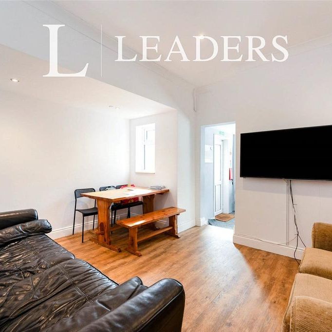 5 bedroom terraced house to rent - Photo 1