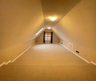 Spacious and Bright Three Bedrooms Plus Games Room (4th Bed) and Th... - Photo 1