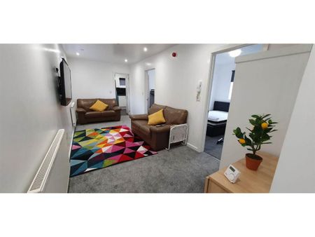 2 bedroom flat to rent - Photo 4