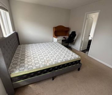 For Lease - 514 Candlestick Circle Unit# Upper, Mississauga, Ontario - Photo 2