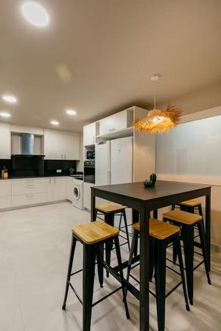 Carrer de Balmes, Barcelona, Catalonia 08006 - Photo 4