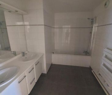 Location Appartement 3 pièces 87m² LORMONT 33310 - Photo 4