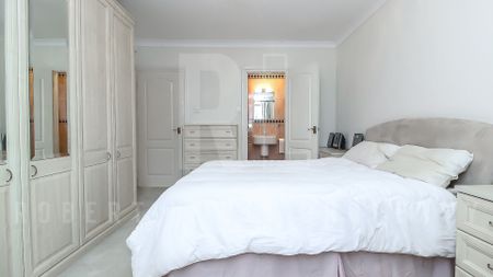 Spacious 2-Bed, 2-Bath Ground Floor Flat with Garden Access & Parking – Christchurch Avenue N12 0DE - Photo 3