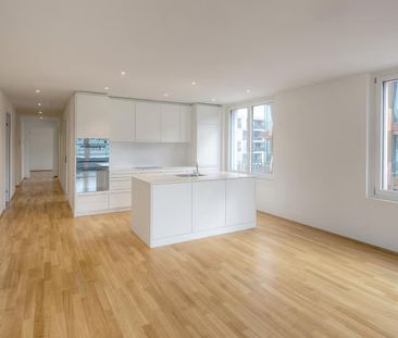 Helle 4.5-Zimmer-Wohnung mit Balkon und Garage in Aarau - Photo 3