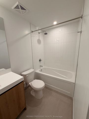 90 ALL NATIONS Drive #TH7-151 - Photo 3