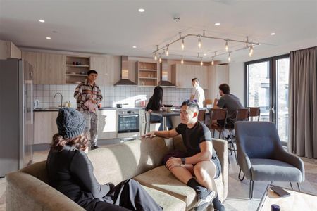 1 bedroom in a flat share to rent - Photo 4