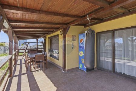 Casă cu 5 camere de inchiriat in Sofronea,Arad - Fotografie 4