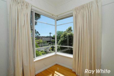 Perfect family home - 6 month lease only - Photo 4