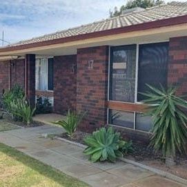 3 Bedroom Home with Large Yard and Outdoor Areas - Photo 2