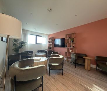 2 bedroom flat to rent - Photo 2