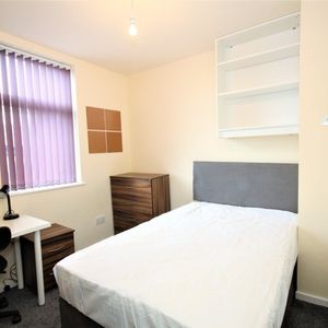 Room in a Shared House, Leeds, LS2 - Photo 3