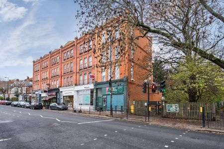 3 bedroom flat to rent - Photo 4