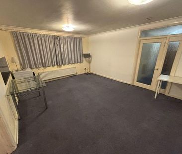 2 bedroom ground floor flat to rent - Photo 5