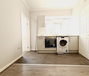 Hertford Road, London N9 - Photo 2