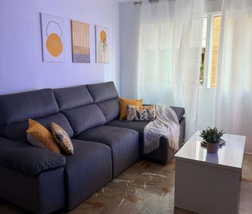 Piso de alquiler en C/ de Tomàs Ortuño, Centro Urbano - Photo 2