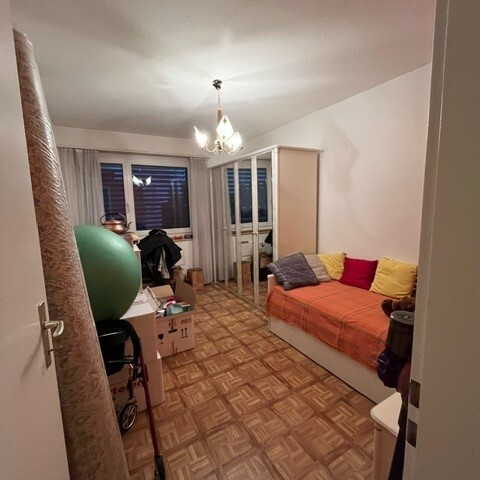 Helle 3 1/2-Zimmerwohnung im 4. OG an zentraler Lage - Photo 1