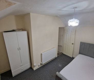 Room in a Shared House, Cecil St, NG7 - Photo 5