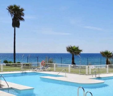 3 bedroom luxury Townhouse for rent in Casares, Andalusia - Photo 1