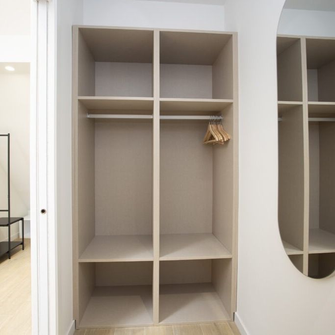 Lujoso ático de un dormitorio con terraza en Petxina, Valencia - Photo 1