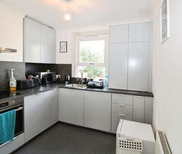 East Hill, London, SW18 2HG - Photo 4