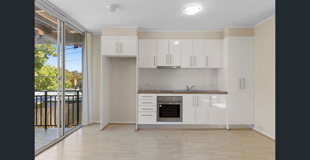 Peaceful flat with modern finishes - Photo 1