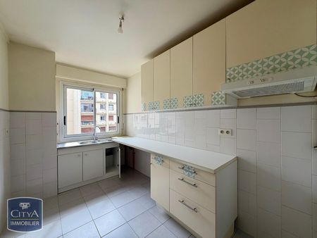 Location Appartement 3 pièces 82m² PARIS 15ème - Photo 4