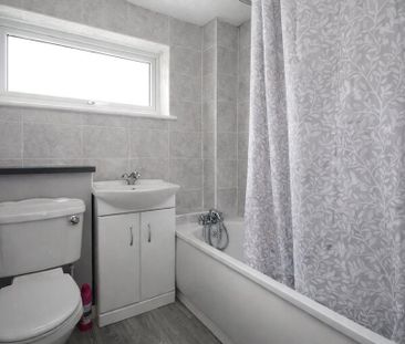 3 bedroom terraced house to rent - Photo 6
