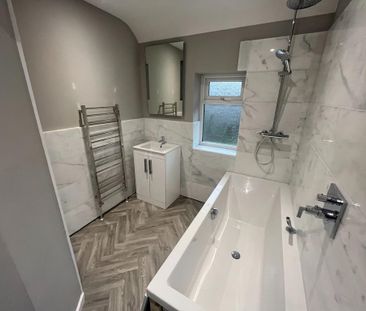 3 bedroom semi-detached house to rent - Photo 6