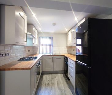 3 bedroom terraced house to rent - Photo 6