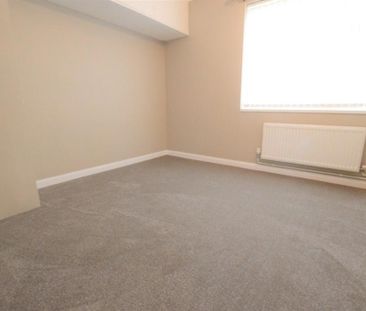 2 bedroom semi-detached bungalow to rent - Photo 3