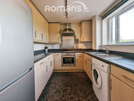 2 bedroom flat to rent - Photo 2