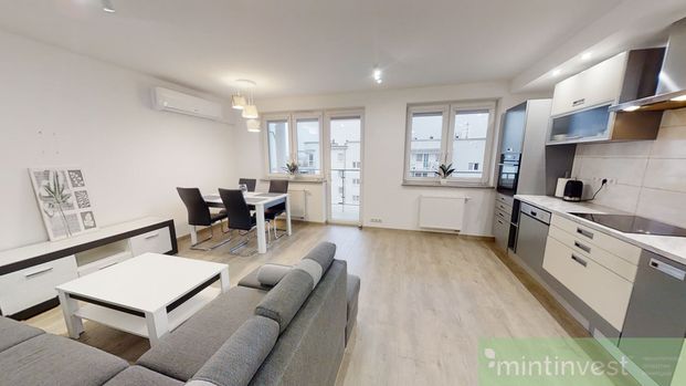 Dobry standard! 3 pokoje, klimatyzacja, parking - Фото 1