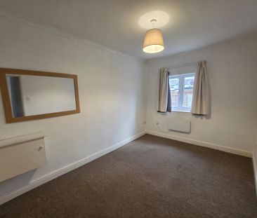 Detached Bungalow with Good Size Garden for Rent in Beckenham - Photo 2