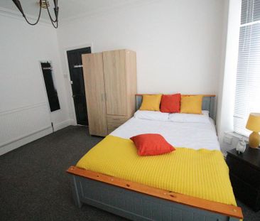 1 bedroom in a house share to rent - Photo 3