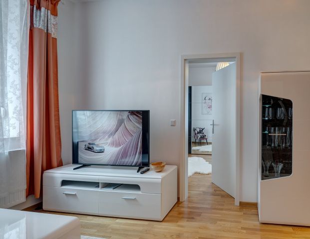 Newly furnished 2-room apartment in attractive location - Photo 1