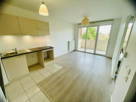 location Appartement T2 DE 38.5m² À POISSY - Photo 2