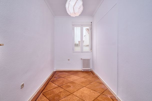 Piso de alquiler en Calle de Fernández de la Hoz, 58, Almagro - Photo 1