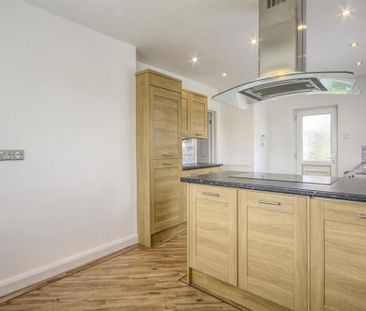 3 bedroom detached house to rent - Photo 5