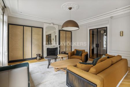 Location Appartement 8 pièces Meublé 263m² PARIS 7ème - Photo 5