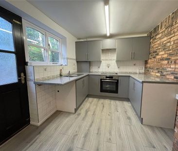 2 bedroom semi-detached house to rent - Photo 6