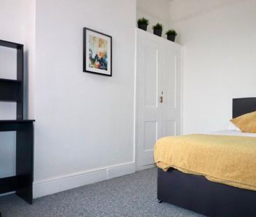 1 bedroom in a house share to rent - Photo 2