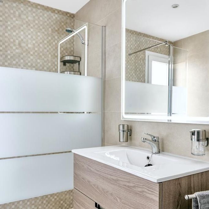 2 bedroom luxury Flat for rent in Nueva Andalucia, Andalusia - Photo 1