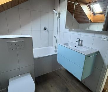 Traumaussicht auf den Thunersee: Grosszügige 4-Zimmer-Dachwohnung - Photo 6