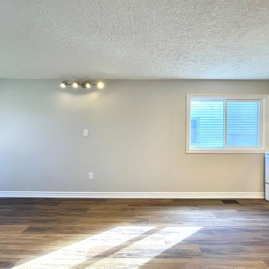 For Lease - 2081B Snow Crescent, Mississauga, Ontario - Photo 1