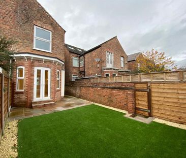 3 bedroom terraced house to rent - Photo 2