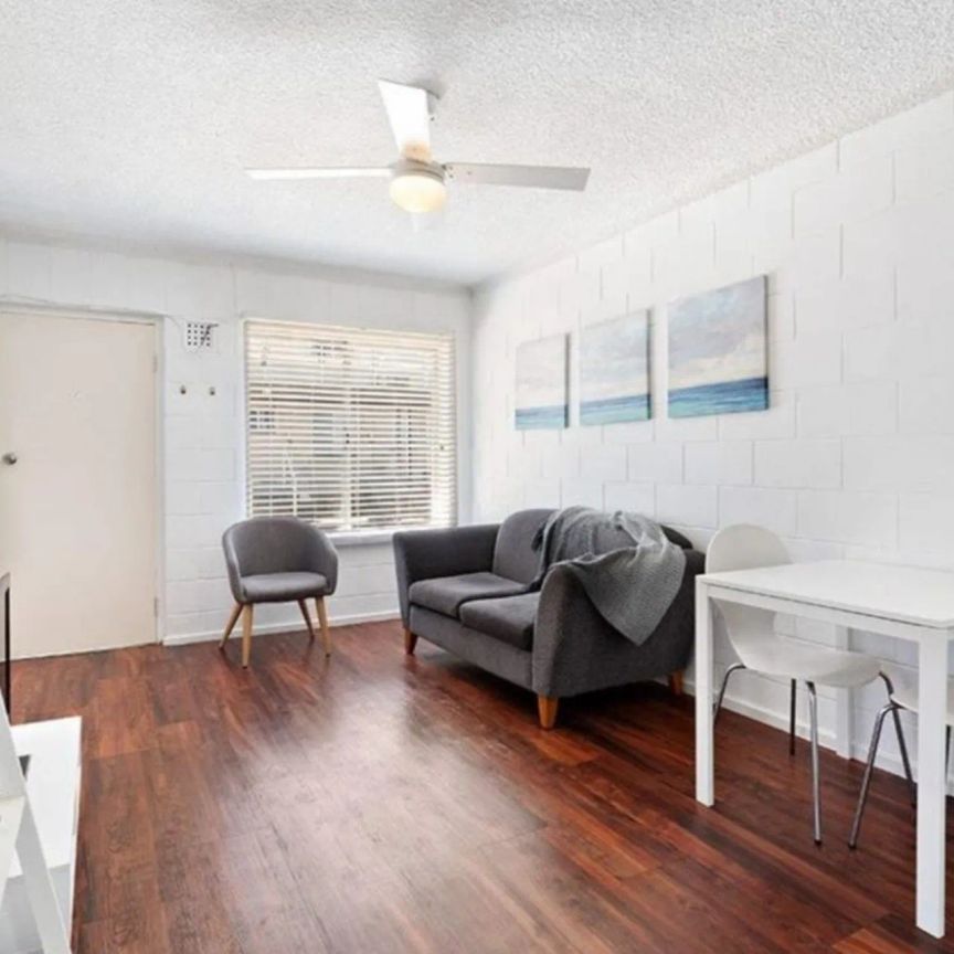 Two bedroom Unit in Prime Location - Photo 1