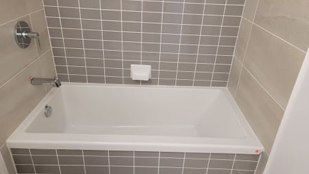 For Lease - 4675 Metcalfe Avenue Unit# 1803, Mississauga, Ontario - Photo 5