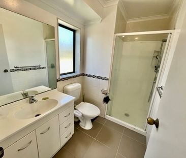 4 Sandwick Drive, Weymouth, Auckland - Photo 2